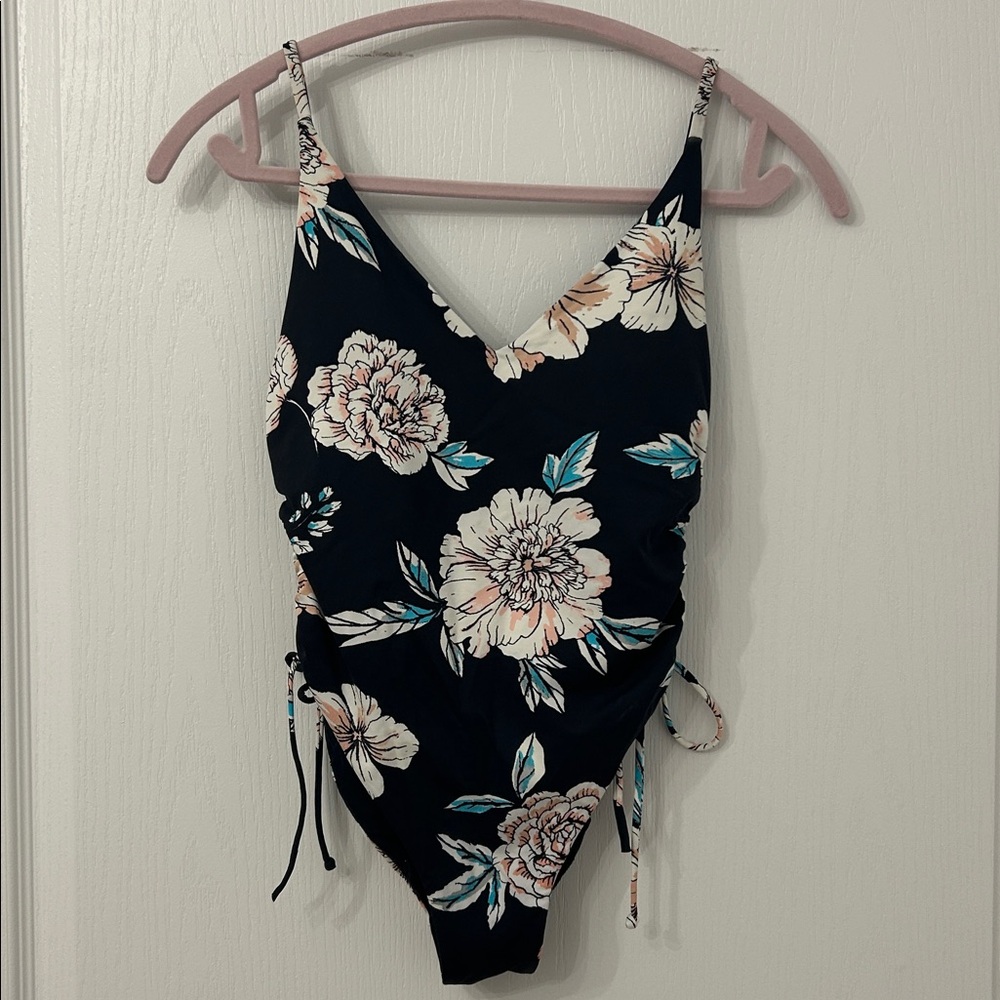 2/$20 Roxy Floral One Piece Swimsuit XS